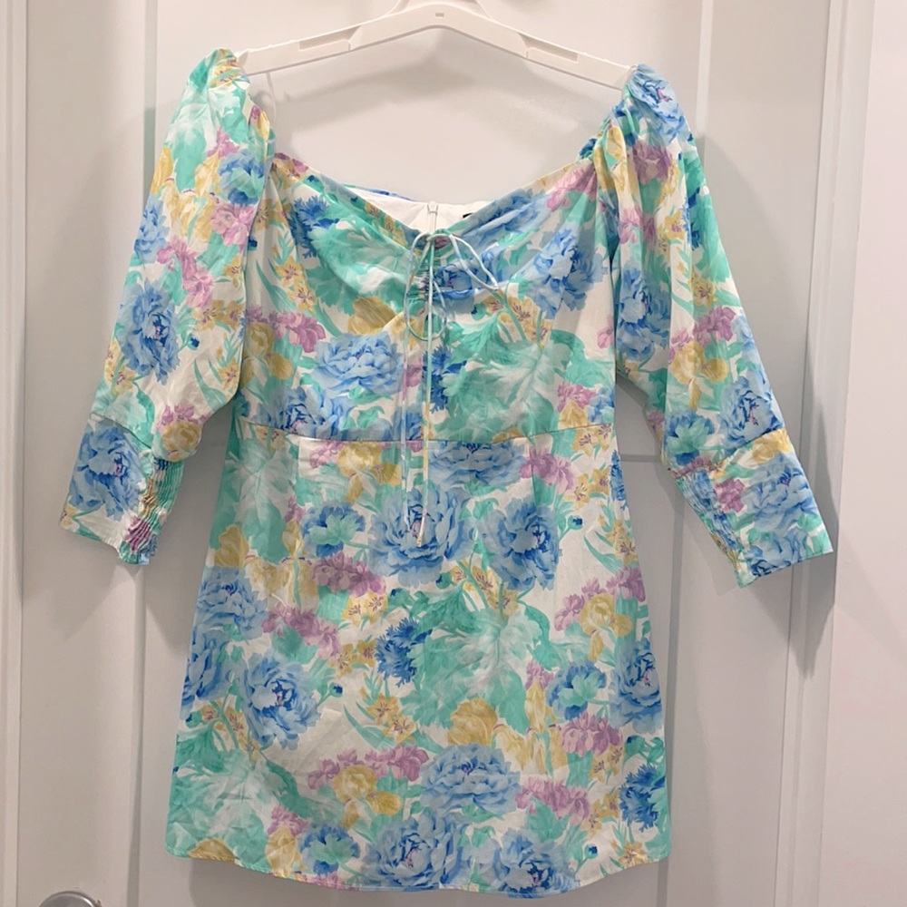 Zara dress, never worn, Puff shoulders dress perfect for summer
